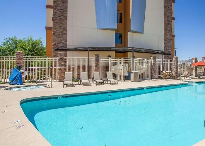 Comfort - State Farm Stadium Area 4*