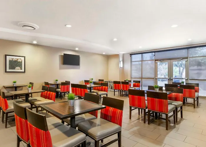 Comfort - State Farm Stadium Area