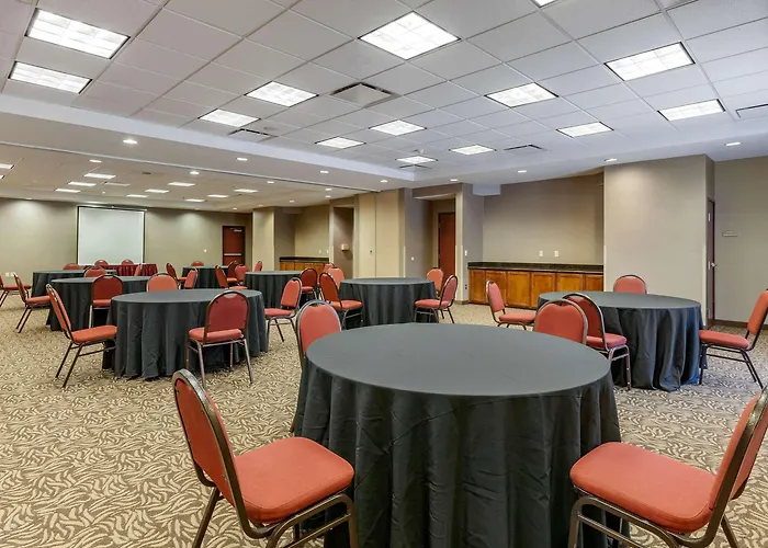 Comfort - State Farm Stadium Area 4*