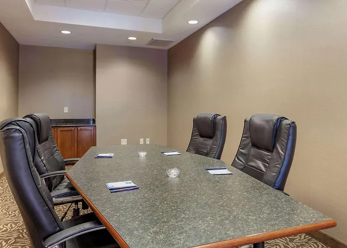 Hotel Comfort - State Farm Stadium Area