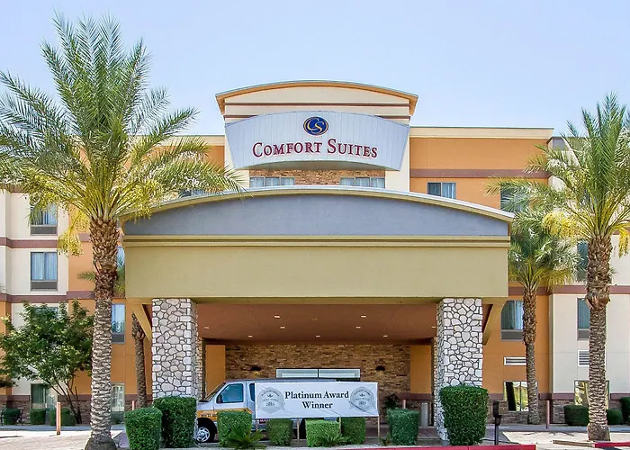 Hotel Comfort - State Farm Stadium Area